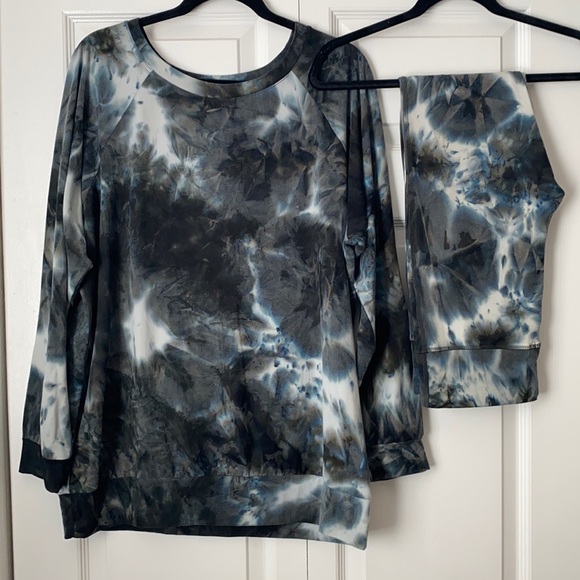 Fashion Nova Tops - Tie-dye Two-piece Lounge set